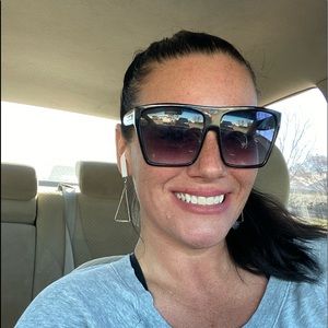 Meet your Posher, Amber